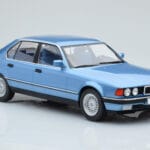 BMW Série 7 E32 730i Bleu MCG 1:18
