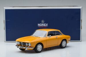 Alfa Romeo 1750 GTV Jaune Norev 1:18 187910 Métal Moulé — image 7 sur 7