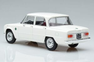 Alfa Romeo Giulia Ti Super Norev 1:18 187970 Métal Moulé — image 5 sur 6