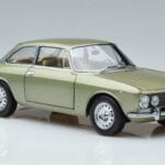 Alfa Romeo GTV 2000 Vert Édition Limitée Norev 1:18 187913 Métal Moulé - image 5 of 7