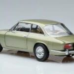 Alfa Romeo GTV 2000 Vert Édition Limitée Norev 1:18 187913 Métal Moulé - image 6 of 7