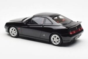 Alfa Romeo GTV V6 916 Noir Otto 1:18 OT1057 Résine — image 5 sur 6