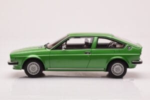 Alfa Romeo Alfasud Sprint Vert Otto 1:18 OT1043 Résine — image 3 sur 6