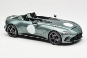 Aston Martin V12 Speedster Vert Metallic GT Spirit 1:18 GT906 Résine — image 4 sur 6