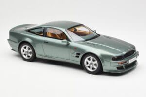 Aston Martin V8 Vantage Vert GT Spirit 1:18 GT345 Résine — image 4 sur 6