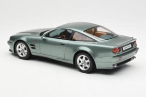 Aston Martin V8 Vantage Vert GT Spirit 1:18 GT345 Résine — image 5 sur 6