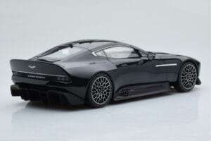 Aston Martin Victor Noir GT Spirit 1:18 GT428 Résine — image 2 sur 6