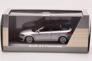Audi A3 8P Cabriolet Argent Minichamps 1:43 5010803323 Métal Moulé — image 4 sur 4