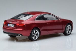 Audi A5 B8 Rouge Grenat Norev 1:18 188352 Métal Moulé — image 3 sur 7