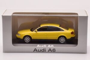 Audi A6 C5 Jaune Minichamps 1:43 IND47004 Métal Moulé — image 4 sur 4