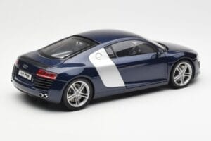 Audi R8 4.2 FSI V8 Bleu Kyosho 1:18 09213BL Métal Moulé — image 3 sur 8