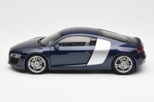 Audi R8 4.2 FSI V8 Bleu Kyosho 1:18 09213BL Métal Moulé — image 4 sur 8