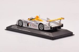 Audi R8 Infineon #2 L. Aiello / R. Capello / Pescatori 2nd Place 24 Hours of Le Mans 2001 Minichamps 1:43 400011202 Métal Mou — image 3 sur 4