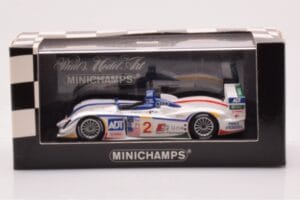Audi R8 #2 E. Pirro / F. Biela / A. McNish 12 Hours of Sebring 2nd Place 2005 Minichamps 1:43 400051302 Métal Moulé — image 4 sur 4