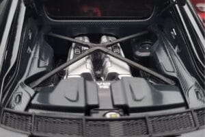 Audi R8 Performance Noir Kengfai 1:18 VAKF-0353 Métal Moulé — image 9 sur 10