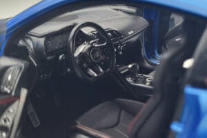 Audi R8 Performance Bleu Kengfai 1:18 VAKF-0355 Métal Moulé — image 8 sur 10