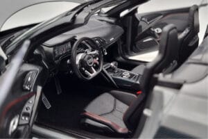 Audi R8 Spyder Performance Nardo Gris Kengfai 1:18 VAKF-0352 Métal Moulé — image 9 sur 11