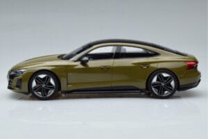 Audi RS E-Tron GT Olive Norev 1:18 188380 Métal Moulé — image 3 sur 6