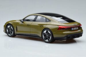 Audi RS E-Tron GT Olive Norev 1:18 188380 Métal Moulé — image 5 sur 6
