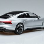 Audi RS e-tron GT Argent Norev 1:18 188381 Métal Moulé - image 2 of 6