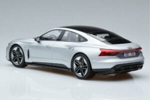Audi RS e-tron GT Argent Norev 1:18 188381 Métal Moulé — image 5 sur 6