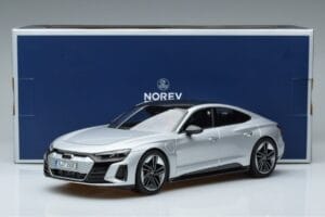 Audi RS e-tron GT Argent Norev 1:18 188381 Métal Moulé — image 6 sur 6