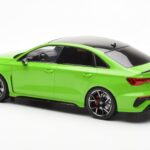 Audi RS3 8Y Berline Vert MCG 1:18 - image 5 of 6