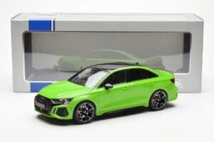 Audi RS3 8Y Berline Vert MCG 1:18 MCG18449 Métal Moulé — image 6 sur 6