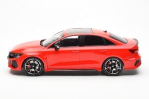 Audi RS3 8Y Berline Rouge MCG 1:18 MCG18451 Métal Moulé — image 3 sur 6