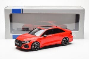 Audi RS3 8Y Berline Rouge MCG 1:18 MCG18451 Métal Moulé — image 6 sur 6