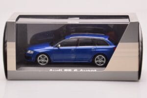 Audi RS6 C6 Sepang Bleu Minichamps 1:43 5010710223 Métal Moulé — image 4 sur 4