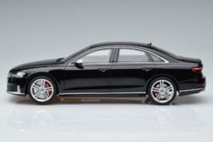 Audi S8 D5 Mythos Noir Asia Edition GT Spirit 1:18 CLDC019 Résine — image 3 sur 6