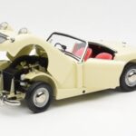 Austin-Healey Sprite Mk I Open Old English Blanc Kyosho 1:18 08953EW - image 2 of 8