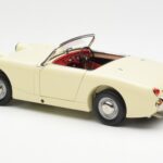 Austin-Healey Sprite Mk I Open Old English Blanc Kyosho 1:18 08953EW - image 7 of 8