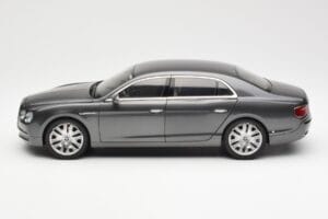 Bentley Flying Spur W12 Granite Gris Kyosho 1:18 08891GN Métal Moulé — image 4 sur 8