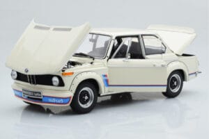 BMW 2002 Turbo Blanc Kyosho 1:18 08544W Métal Moulé — image 2 sur 8