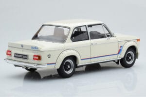 BMW 2002 Turbo Blanc Kyosho 1:18 08544W Métal Moulé — image 4 sur 8
