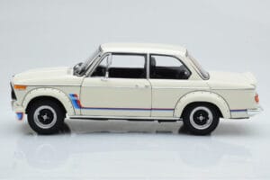 BMW 2002 Turbo Blanc Kyosho 1:18 08544W Métal Moulé — image 5 sur 8