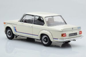 BMW 2002 Turbo Blanc Kyosho 1:18 08544W Métal Moulé — image 7 sur 8