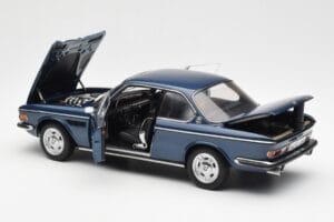 BMW 3.0 CSi E9 Bleu Métallique AUTOart 1:18 70672 Métal Moulé — image 5 sur 8