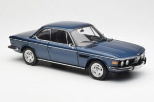BMW 3.0 CSi E9 Bleu Métallique AUTOart 1:18 70672 Métal Moulé — image 6 sur 8