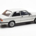 BMW 323i E21 Aspen Argent AUTOart 1:18 - image 3 of 8