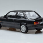BMW 325i E30 Noir Norev 1:18 - image 5 of 6