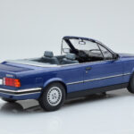 BMW 325i E30 Cabriolet Bleu MCG 1:18 - image 2 of 5