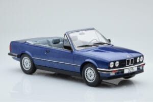 BMW 325i E30 Cabriolet Bleu MCG 1:18 MCG18381 Métal Moulé — image 3 sur 5