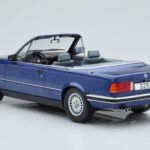 BMW 325i E30 Cabriolet Bleu MCG 1:18 - image 4 of 5