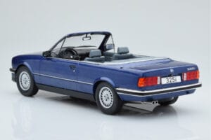 BMW 325i E30 Cabriolet Bleu MCG 1:18 MCG18381 Métal Moulé — image 4 sur 5