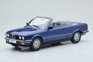 BMW 325i E30 Cabriolet Bleu MCG 1:18