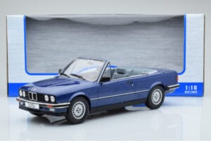 BMW 325i E30 Cabriolet Bleu MCG 1:18 MCG18381 Métal Moulé — image 5 sur 5