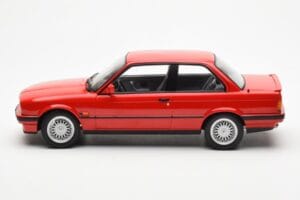 BMW 325i E30 Rouge Norev 1:18 183202 Métal Moulé — image 3 sur 6